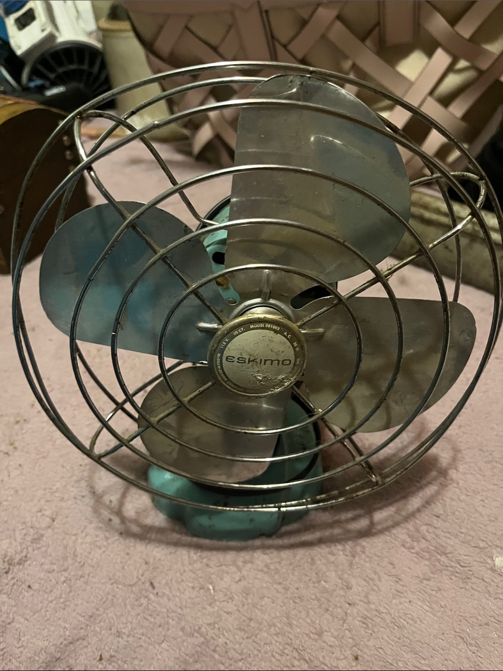 Retro Metal Table Fan in Teal with Silver Blades